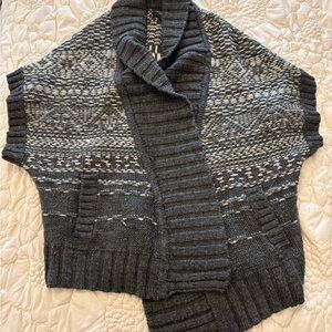American Eagle Outfitters Gray and White Knit Cardigan